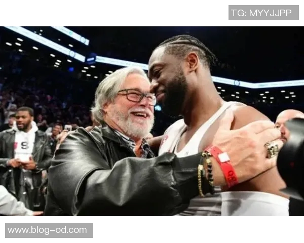 爵士训练营热闹非凡德隆韦德携手出镜贝利乐福同场助阵 爵士训练营热闹非凡德隆韦德携手出镜贝利乐福同场助阵