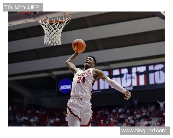 布兰登米勒全能表现15投9中砍下24分5篮板7助攻3抢断1盖帽三分球命中率高达57 布兰登米勒全能表现15投9中砍下24分5篮板7助攻3抢断1盖帽三分球命中率高达57