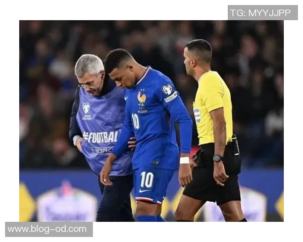 姆巴佩因右脚踝受伤退出法国队集训已回归皇马进行康复治疗